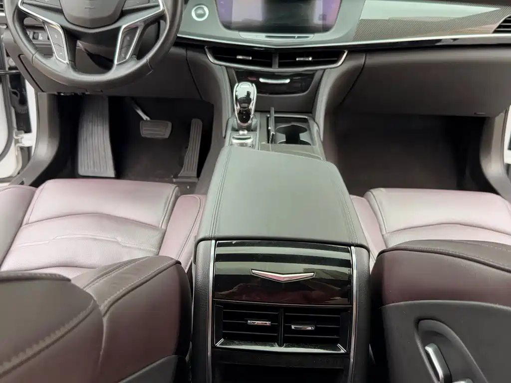 Cadillac CT6 2023 — фото 33