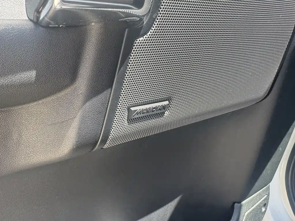 Land Rover Discovery 2016 — фото 12