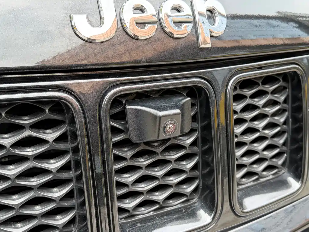 Jeep Grand Cherokee 2015 — фото 13