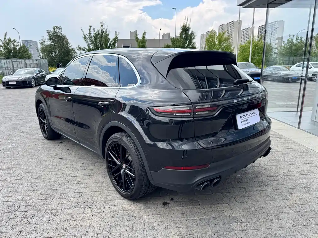 Porsche Cayenne 2018 — фото 14