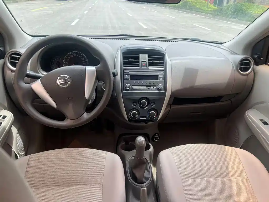 Nissan Sunny 2017 — фото 10