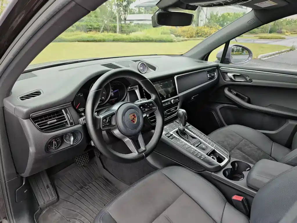 Porsche Macan 2020 — фото 10