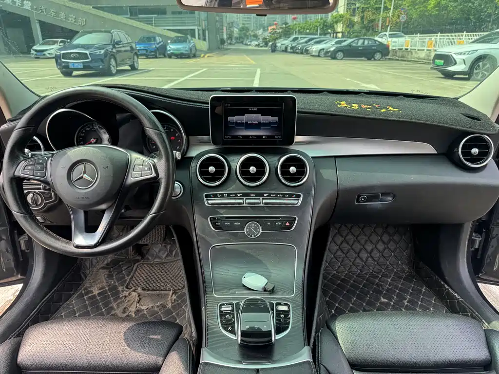 Mercedes-Benz C-Class 2018 — фото 9