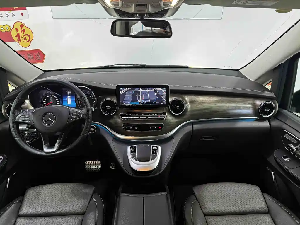 Mercedes-Benz V-Class 2023 — фото 17