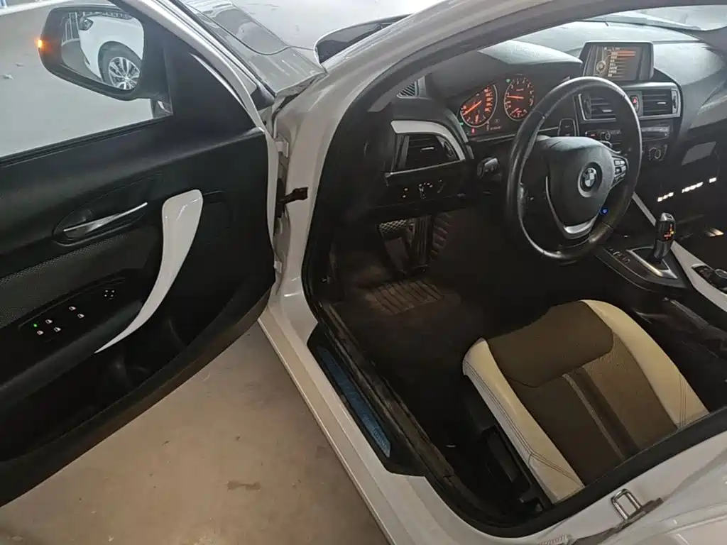 BMW 1 Series 2015 — фото 16