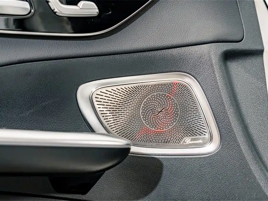 Mercedes-Benz C-Class 2023 — фото 16