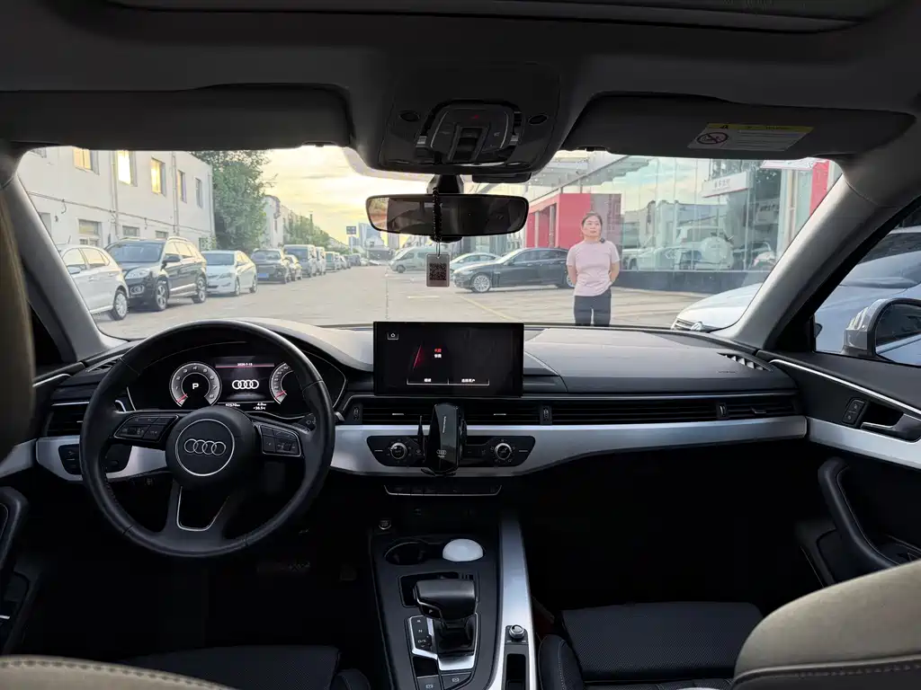 Audi A4L 2021