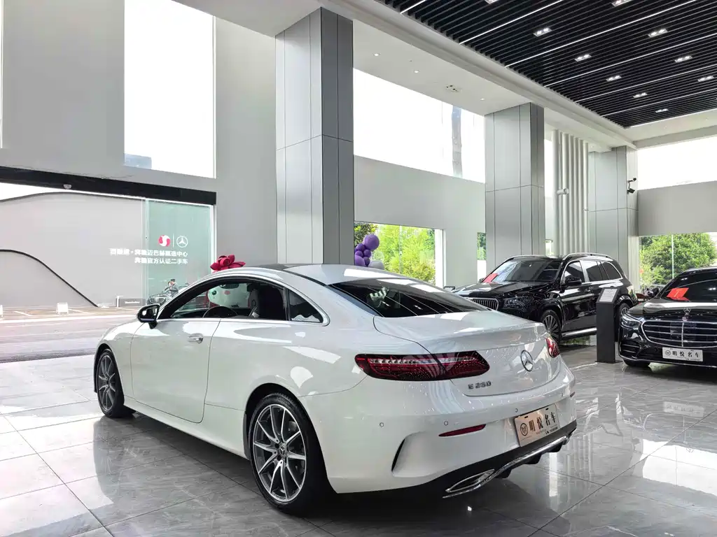 Mercedes-Benz E-Class 2023 — фото 13