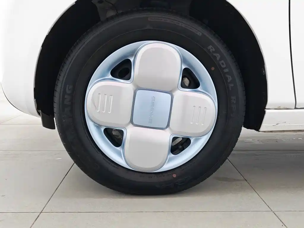 Geely Galaxy Panda 2024 — фото 17