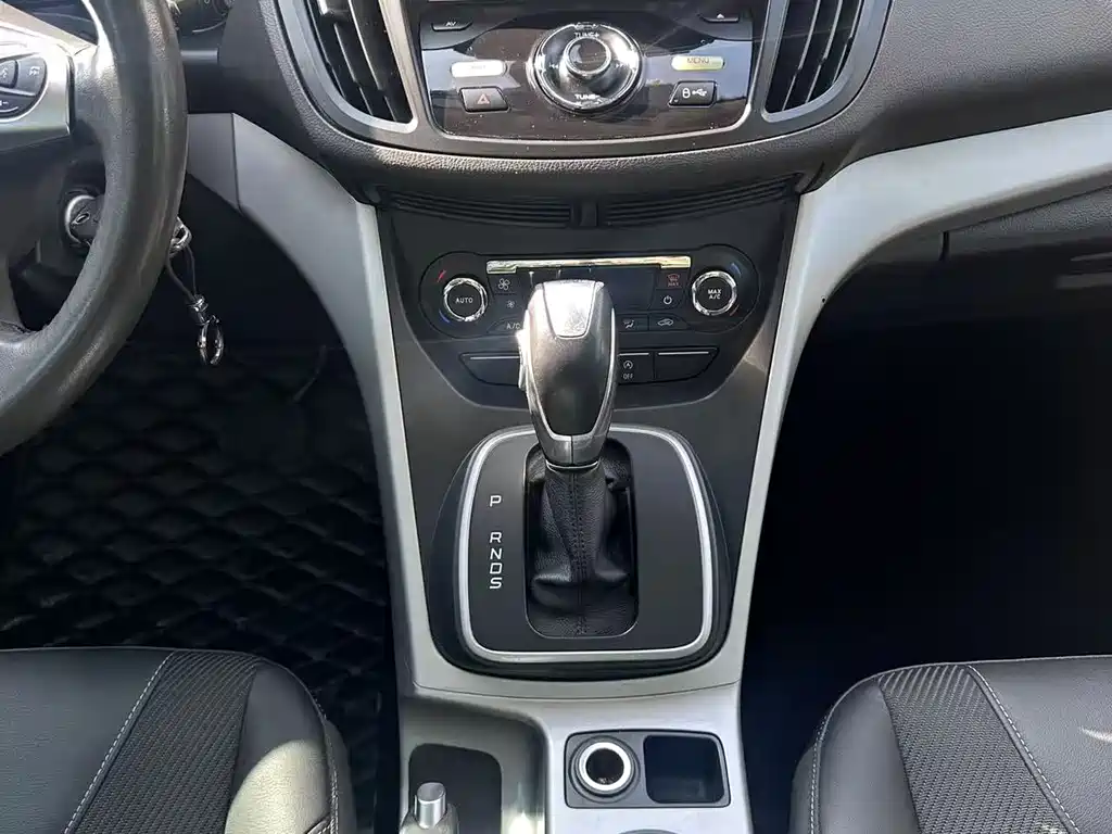 Ford Kuga 2015 — фото 6