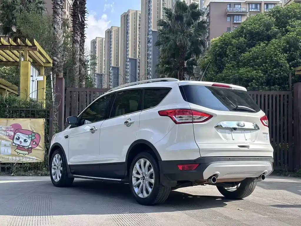 Ford Kuga 2015 — фото 15