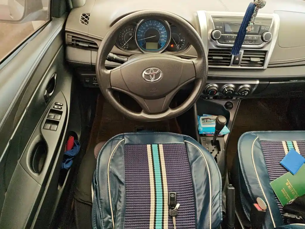 Toyota Yaris L 2014 — фото 3