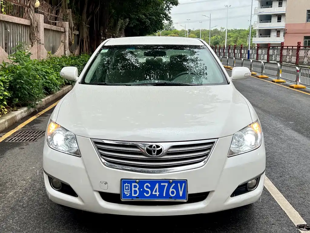 Toyota Camry 2008 — фото 2
