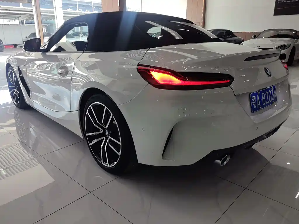 BMW Z4 2023 — фото 12