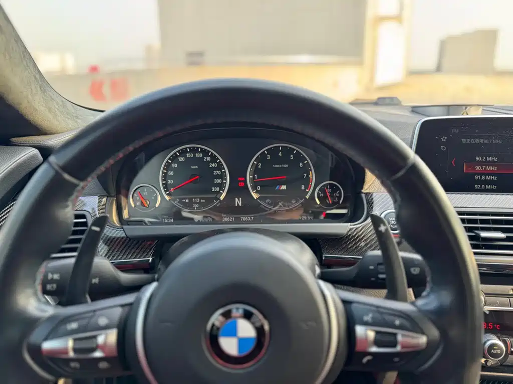BMW M6 2020 — фото 11