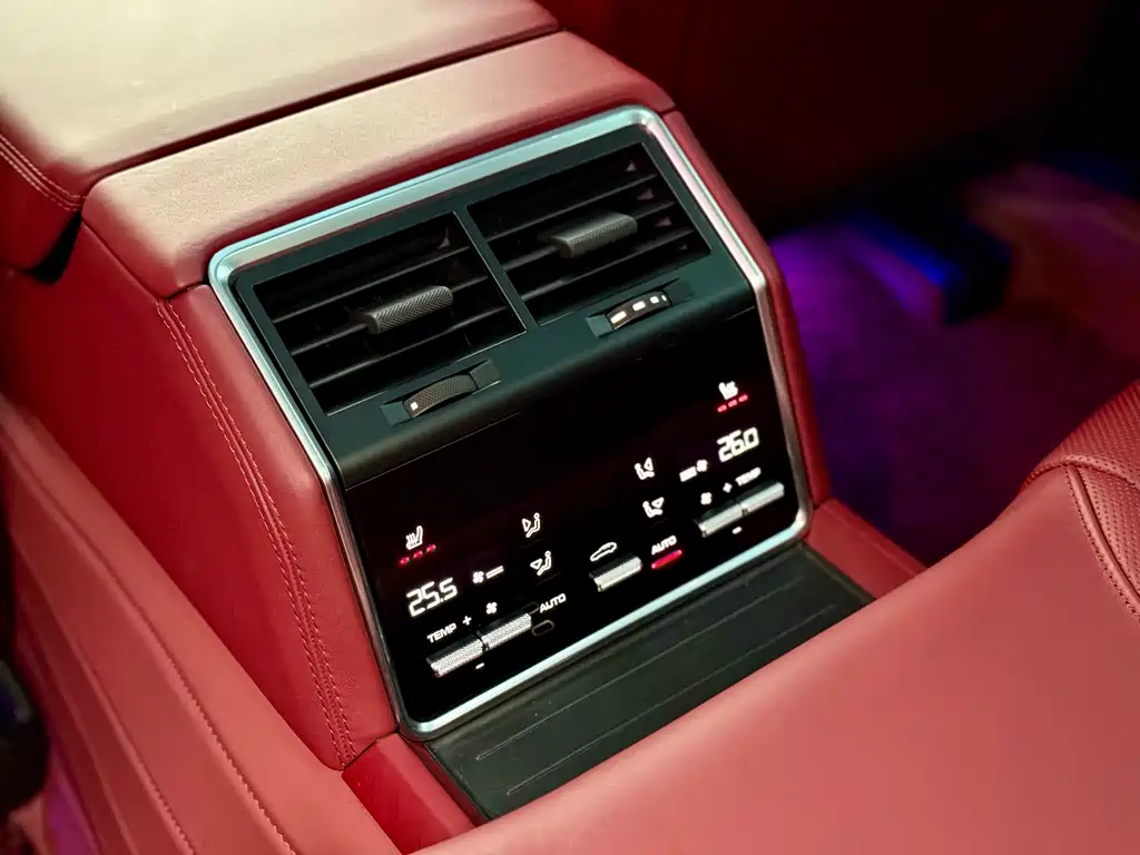 Porsche Panamera 2023 — фото 25
