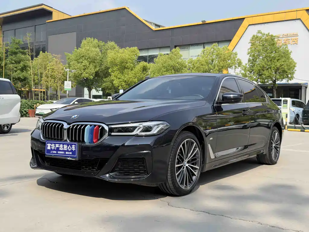 BMW 5 Series 2024 — фото 1
