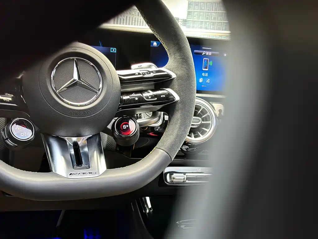 Mercedes-Benz A-Class AMG 2024 — фото 11