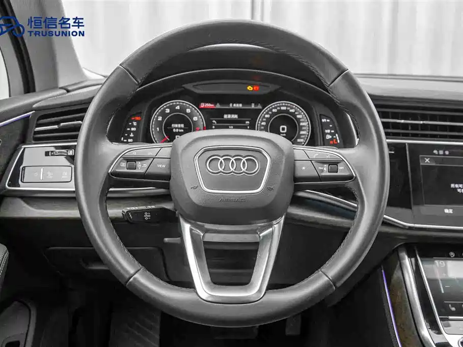Audi Q7 2023 — фото 17
