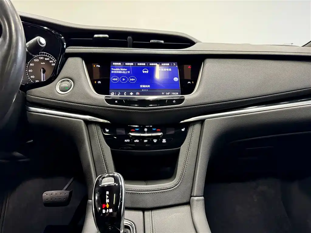 Cadillac XT6 2023 — фото 27