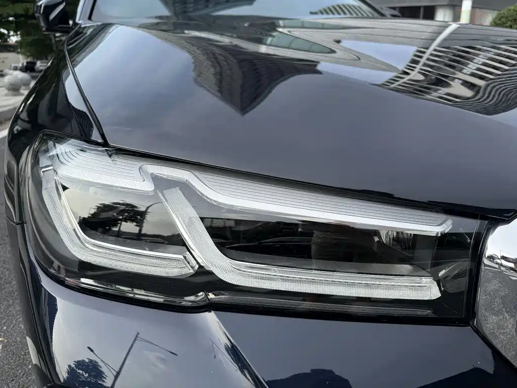 BMW 5 Series New Energy 2021 — фото 14