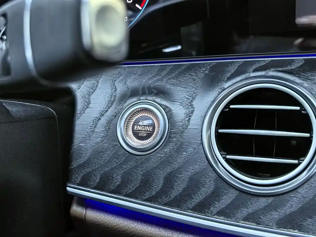 Mercedes-Benz E-Class 2021 — фото 17