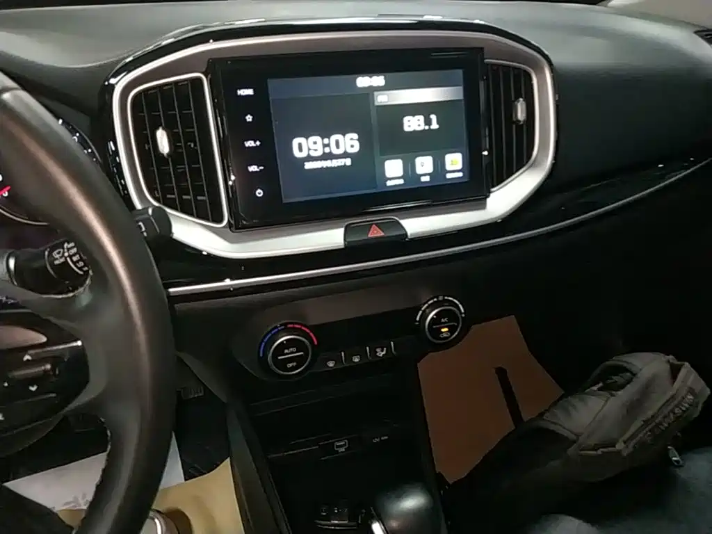 Kia KX1 2019 — фото 13