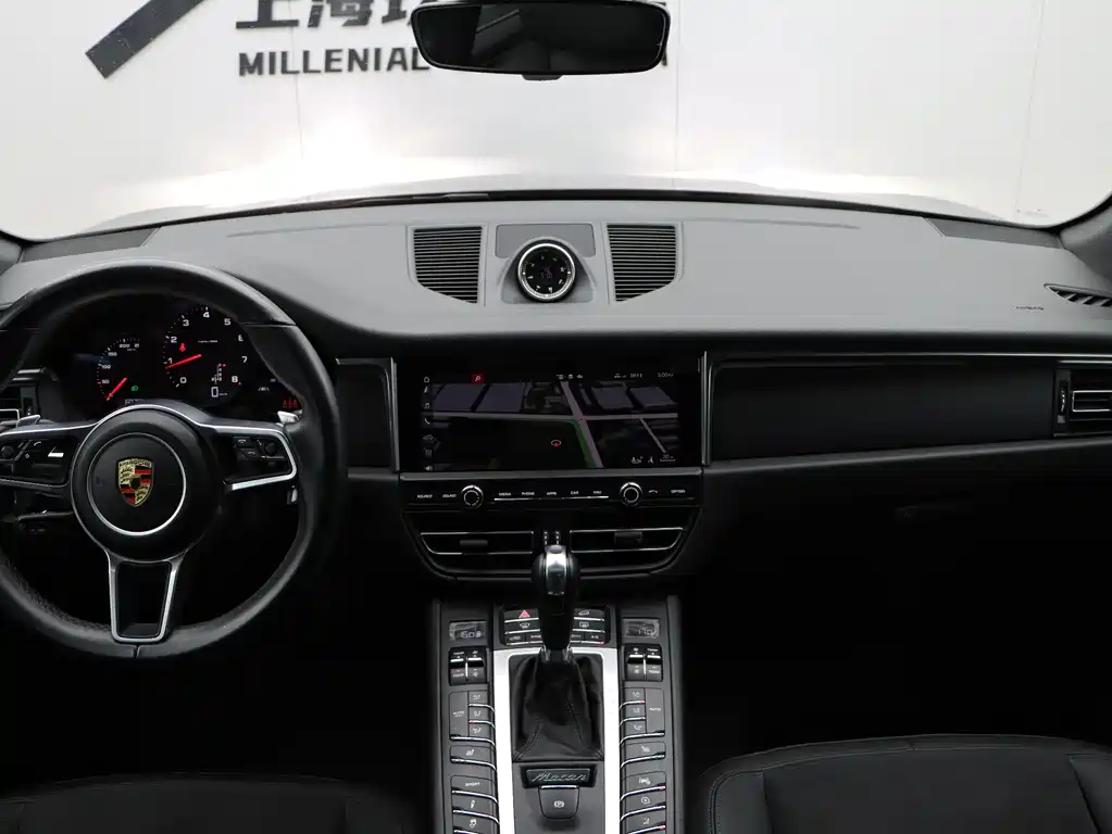 Porsche Macan 2020 — фото 16