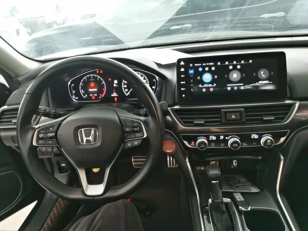 Honda Accord 2022 — фото 10