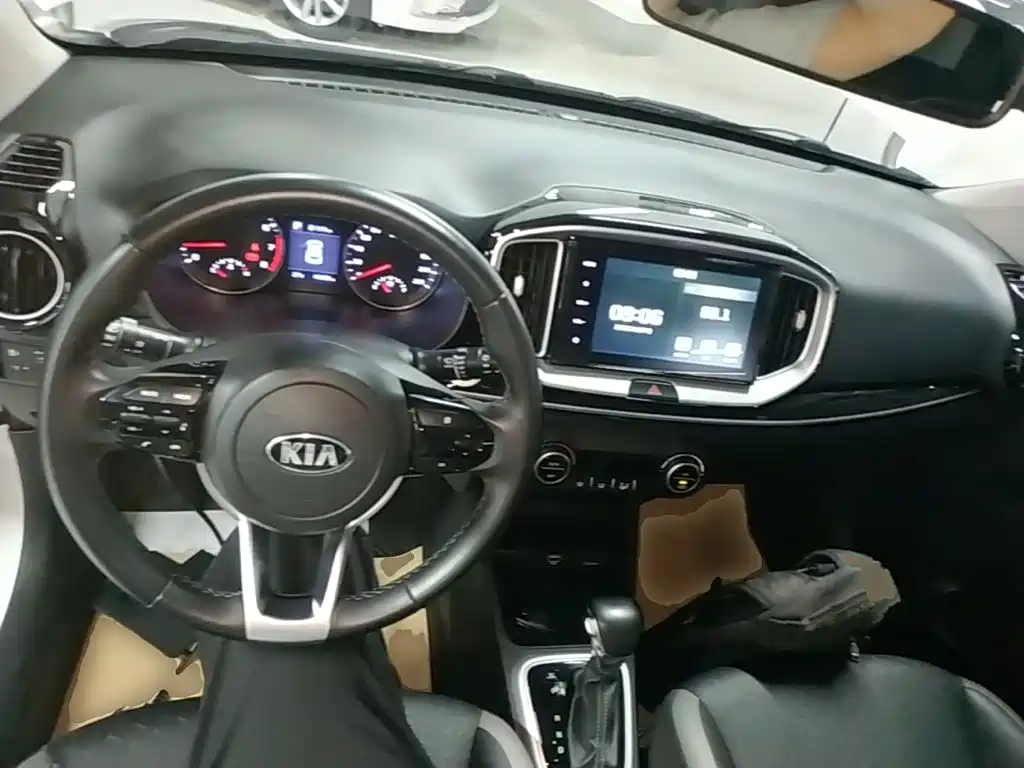 Kia KX1 2019 — фото 10