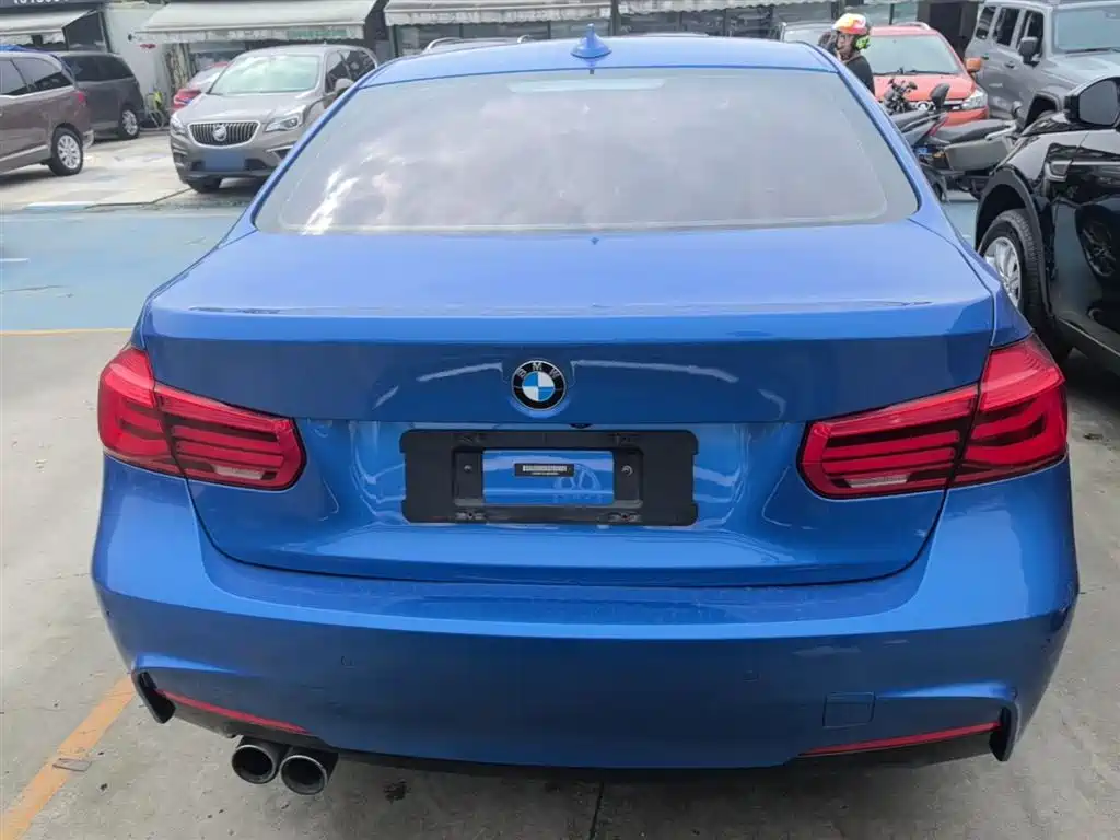 BMW 3 Series 2018 — фото 6