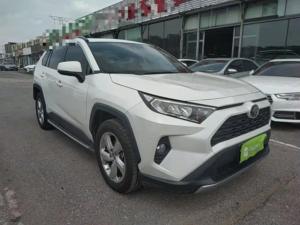 Toyota RAV4 2020 — фото 4