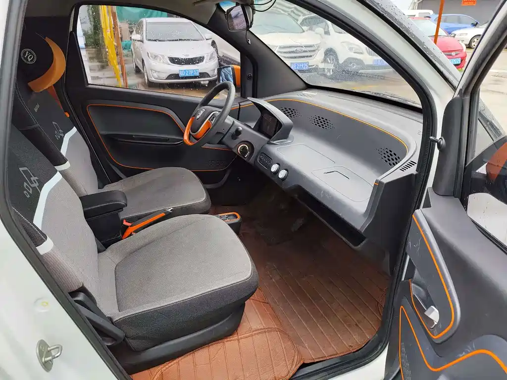 Baojun E100 2020