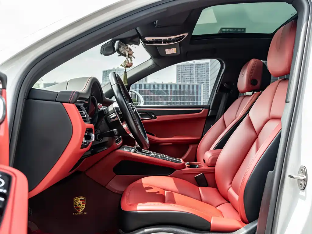 Porsche Macan 2020 — фото 11