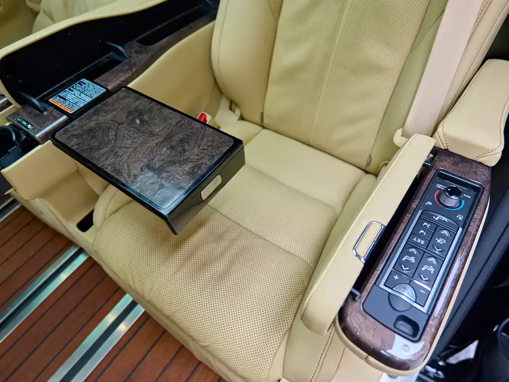 Toyota Vellfire 2021 — фото 18