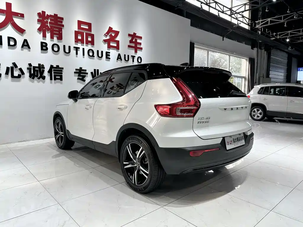 Volvo XC40 2020 — фото 15