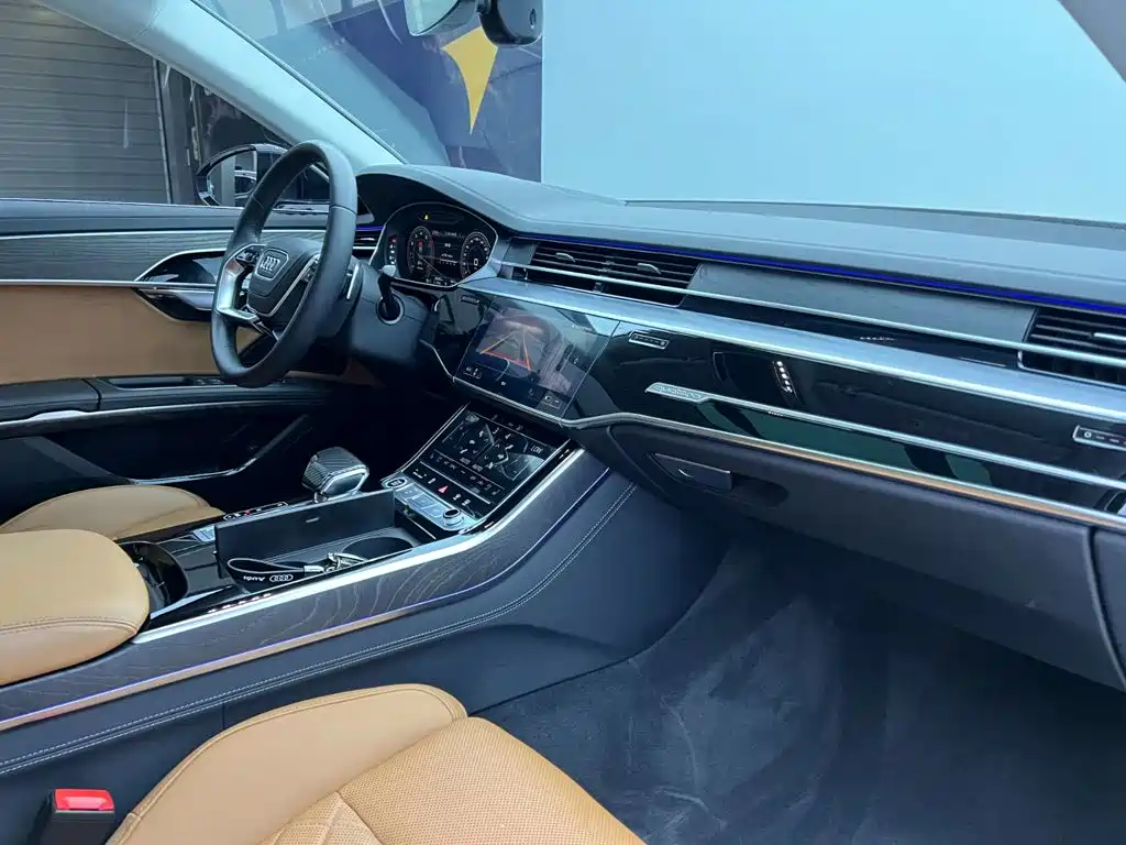 Audi A8 2023 — фото 19