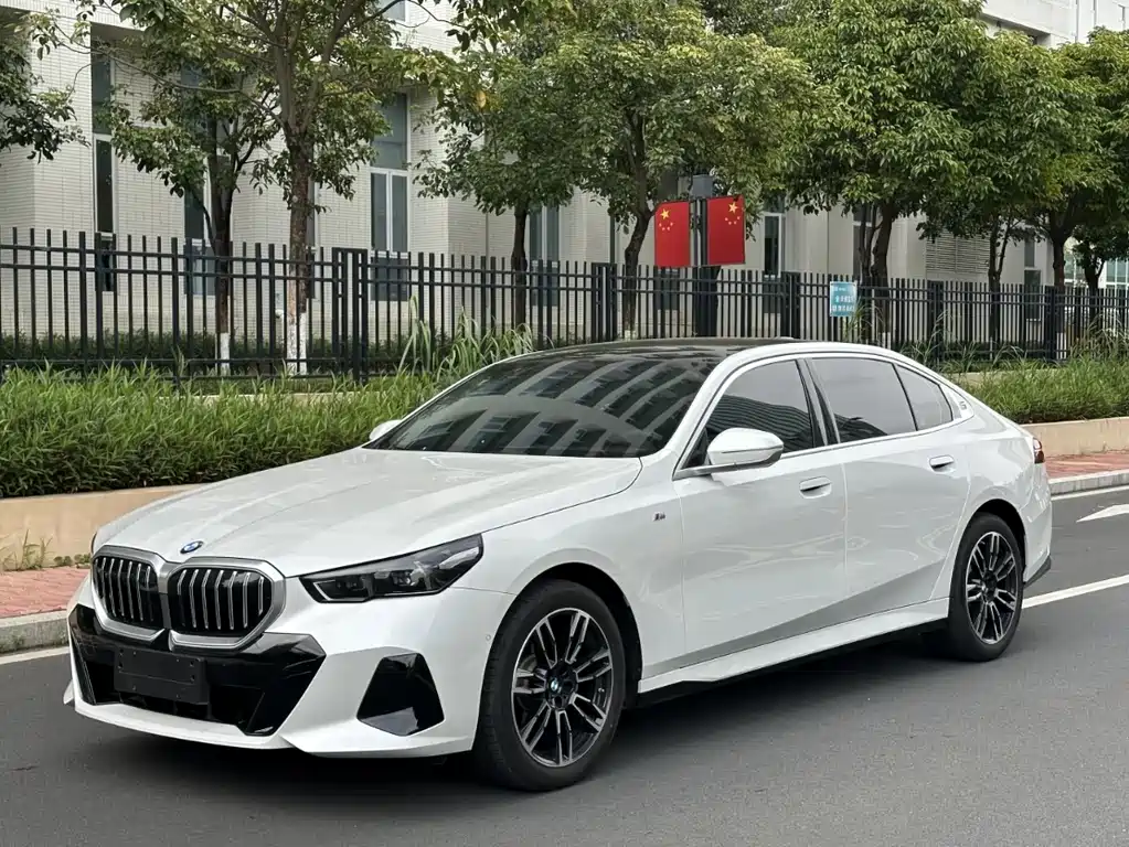 BMW 5 Series 2024