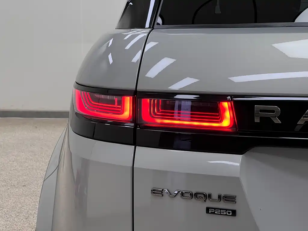 Land Rover Evoque 2022 — фото 9