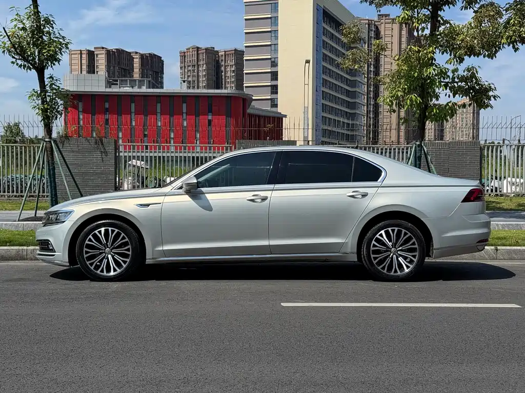 Volkswagen Phideon 2018 — фото 13