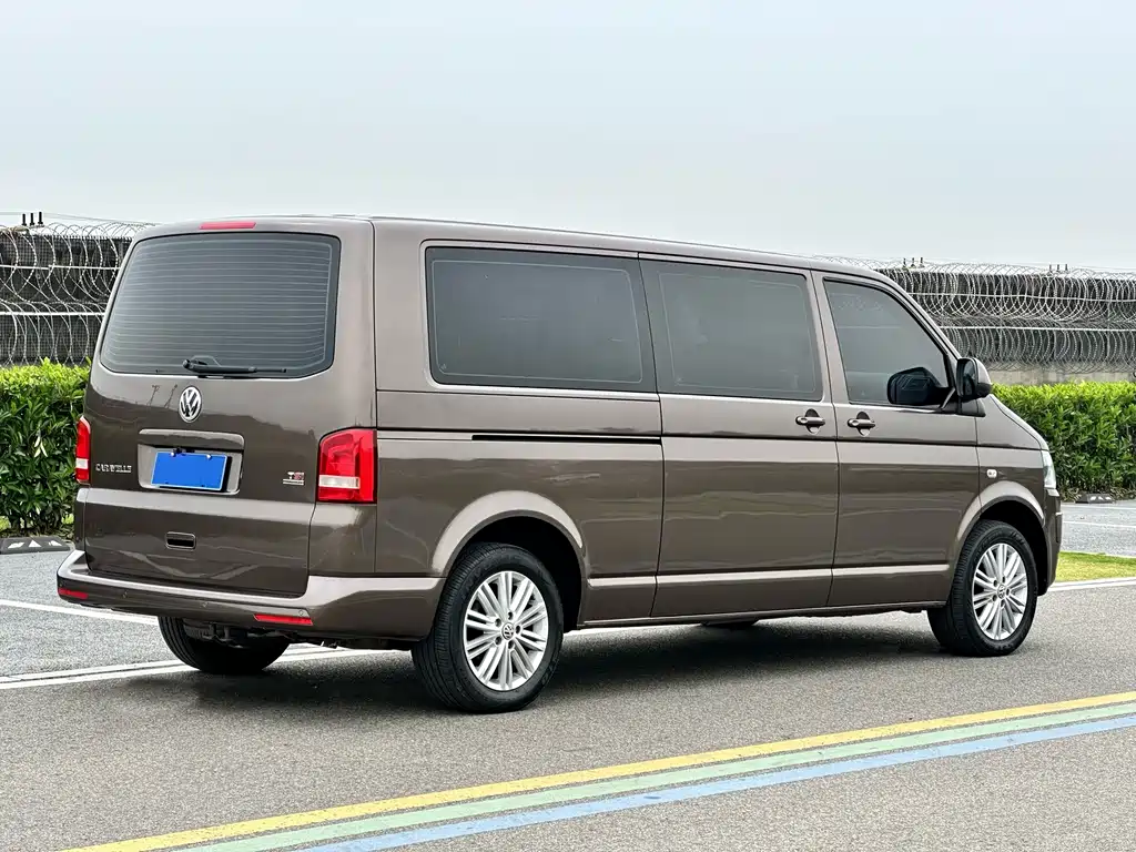 Volkswagen Caravelle 2015 — фото 7