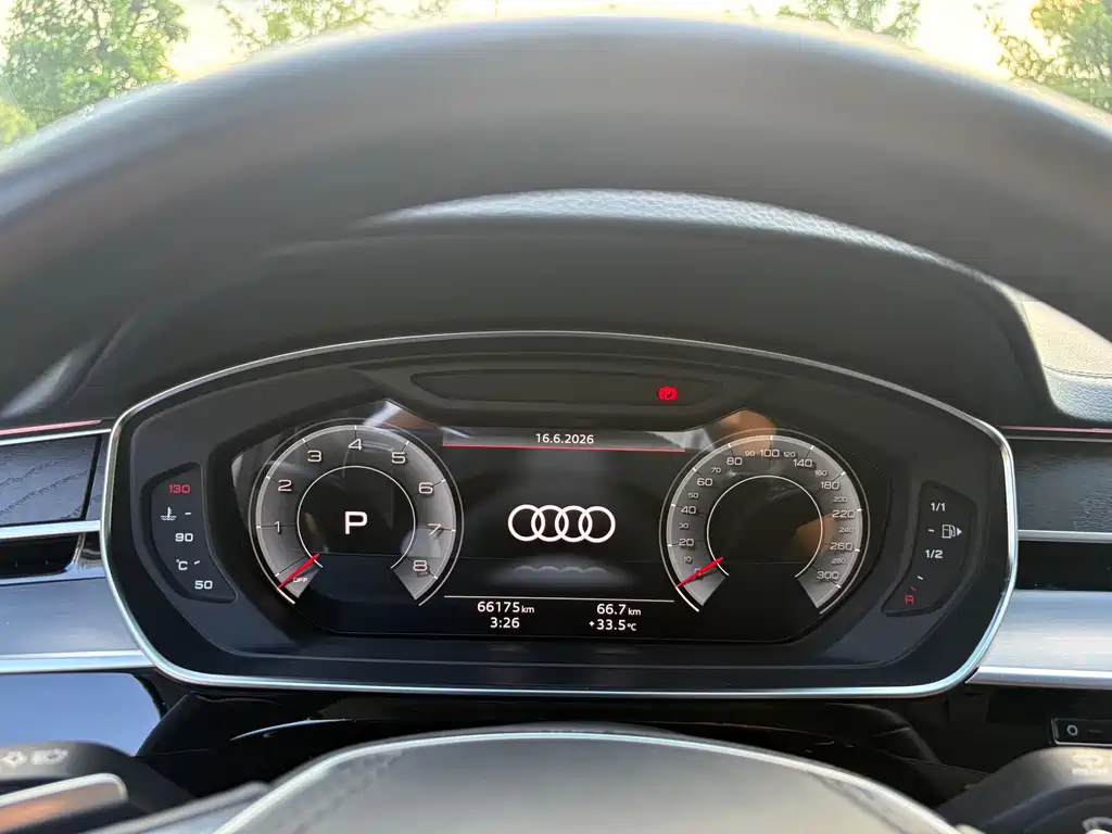 Audi A8 2023 — фото 14