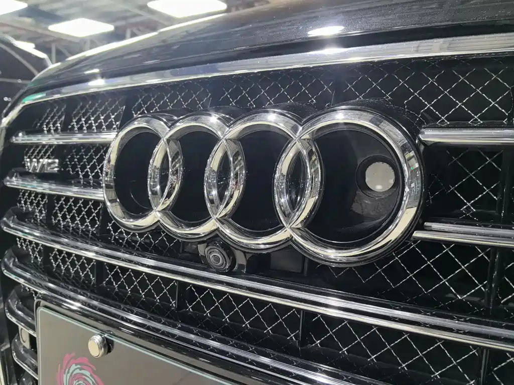 Audi A8 2015 — фото 5