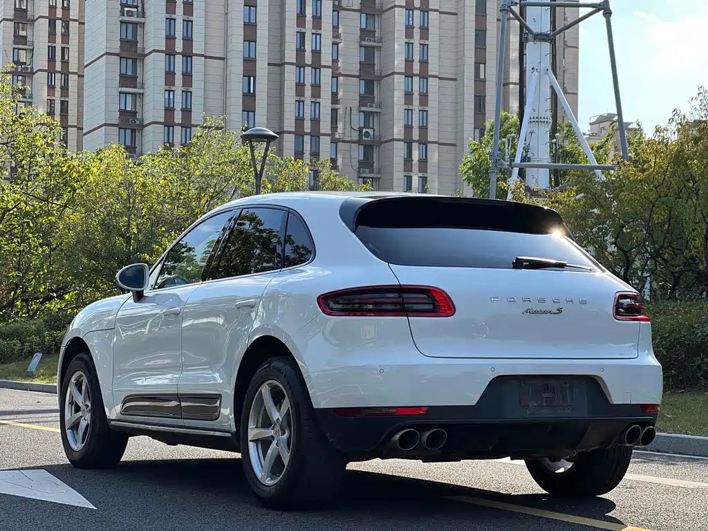 Porsche Macan 2016 — фото 13