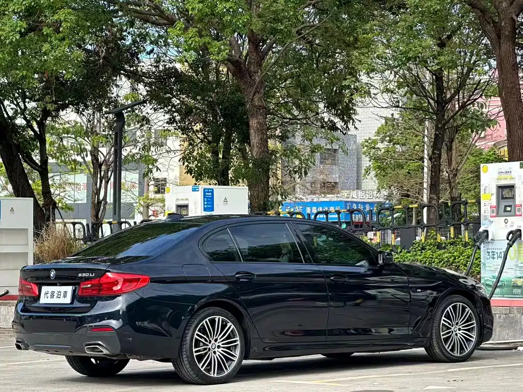 BMW 5 Series 2019 — фото 8