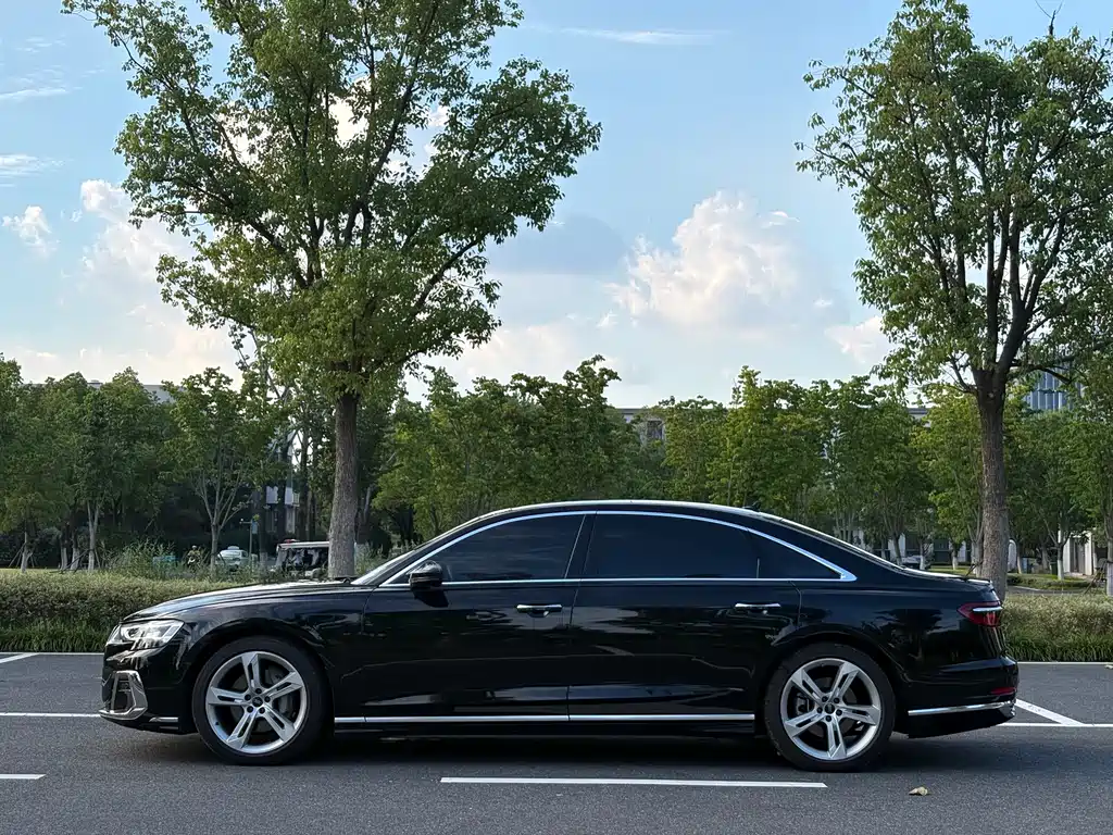 Audi A8 2023