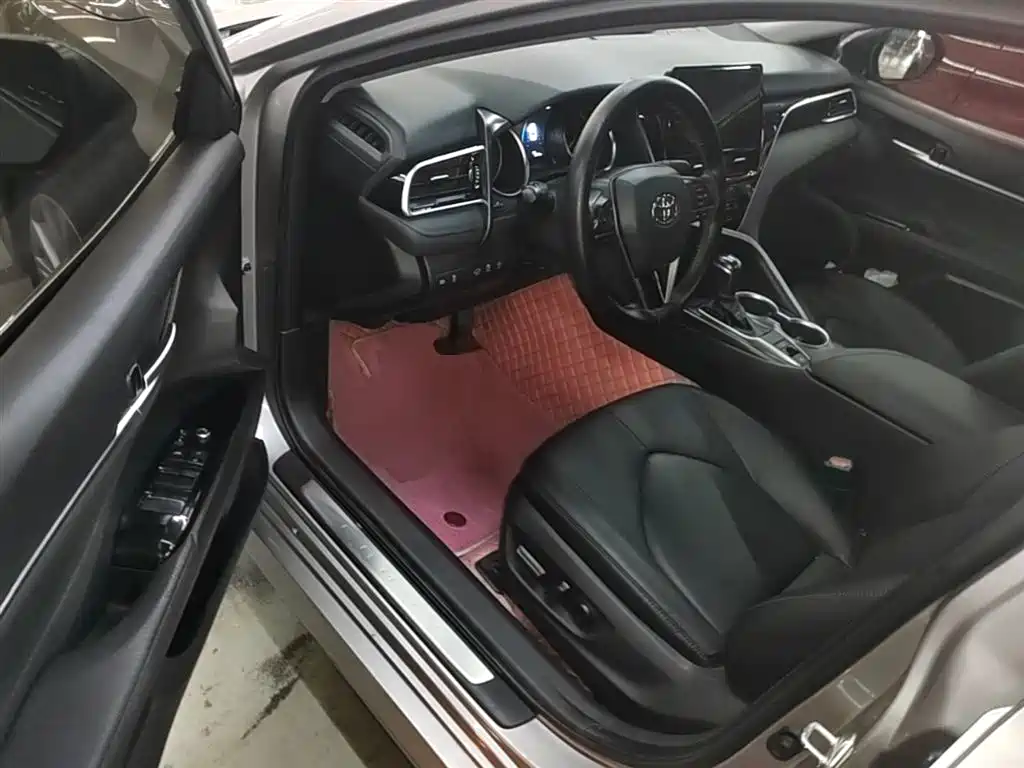 Toyota Camry 2022 — фото 16