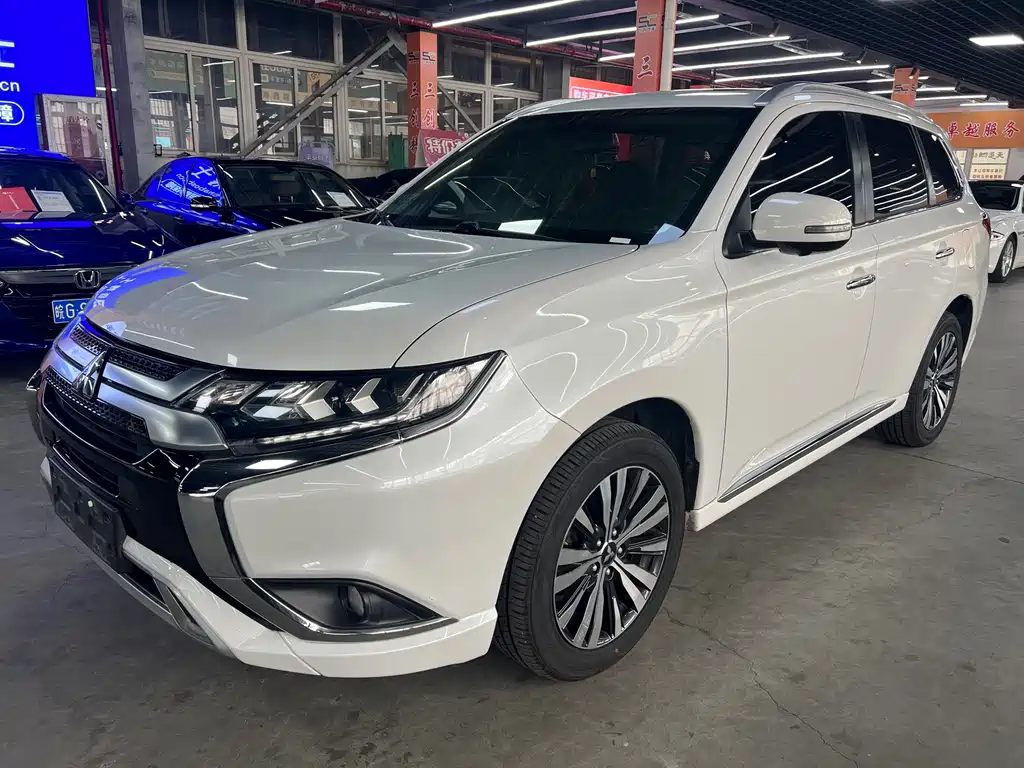 Mitsubishi Outlander 2021