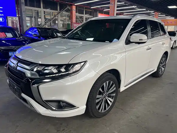 Mitsubishi Outlander 2021