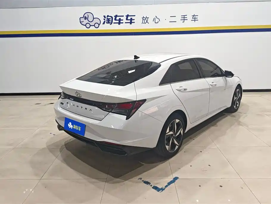 Hyundai Elantra 2023